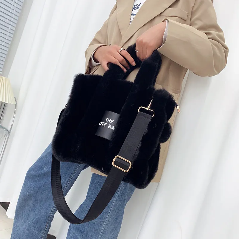 Arka Shoulder Bag