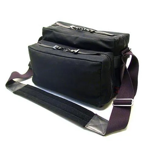 Artisan & Artist ACAM-1000 Canvas Camera Bag