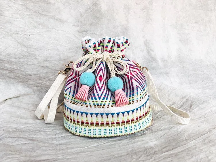 Bohemian holiday ethnic wind fabric weaving Messenger bag bucket bag