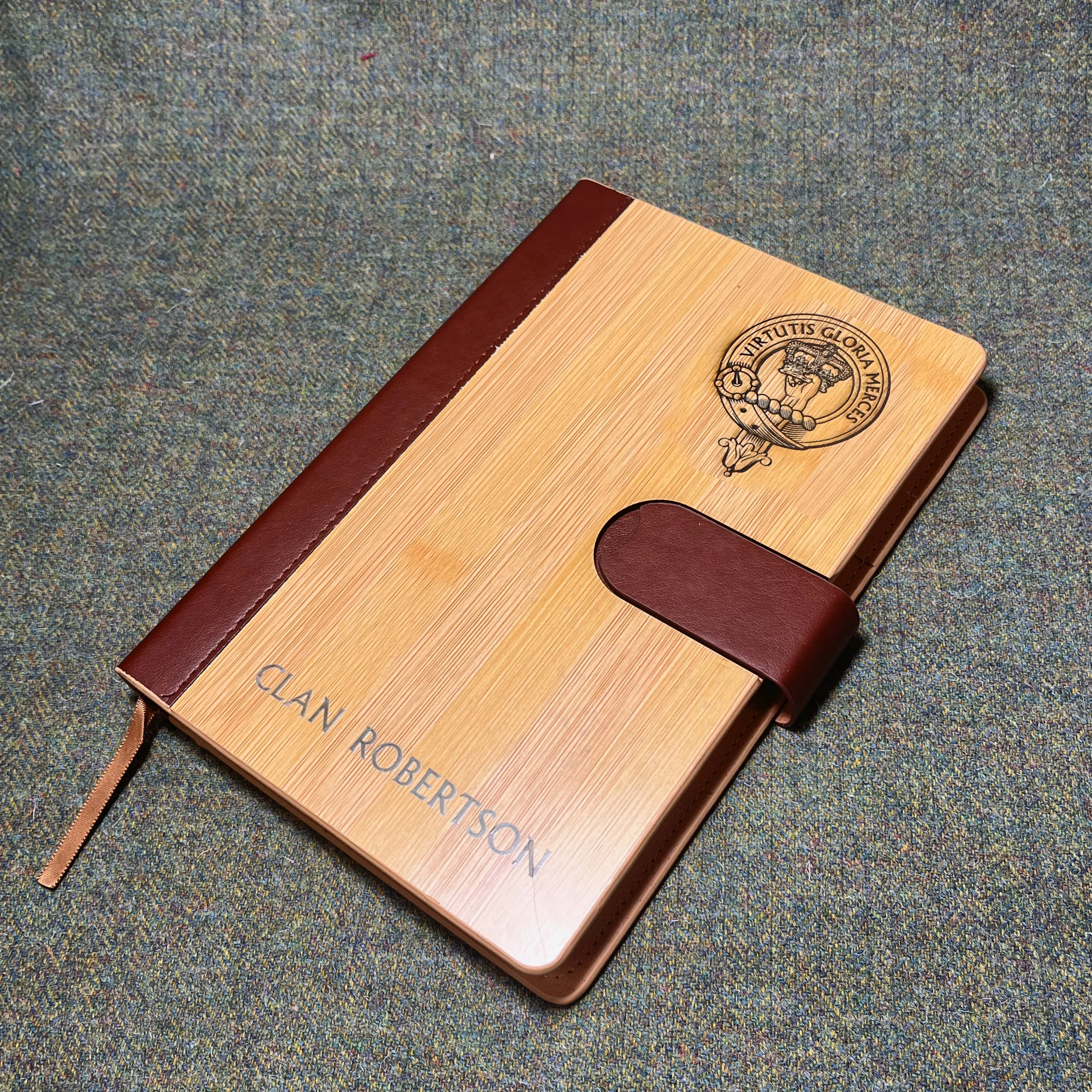 Clan Crest Luxury Bamboo Covered Notebook Boxed Set