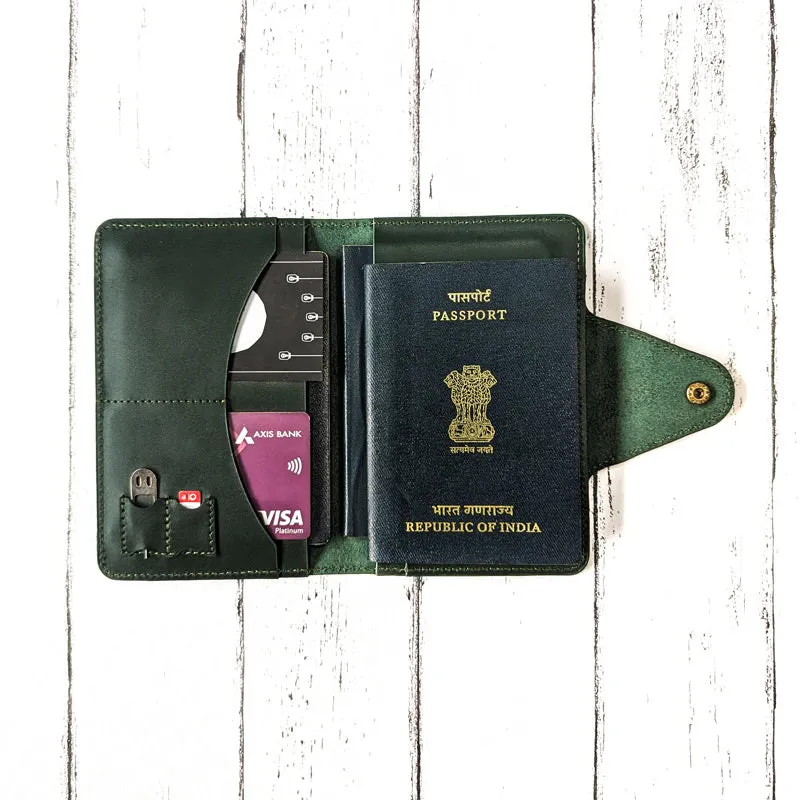 Classic Passport Holder - Hunter Green