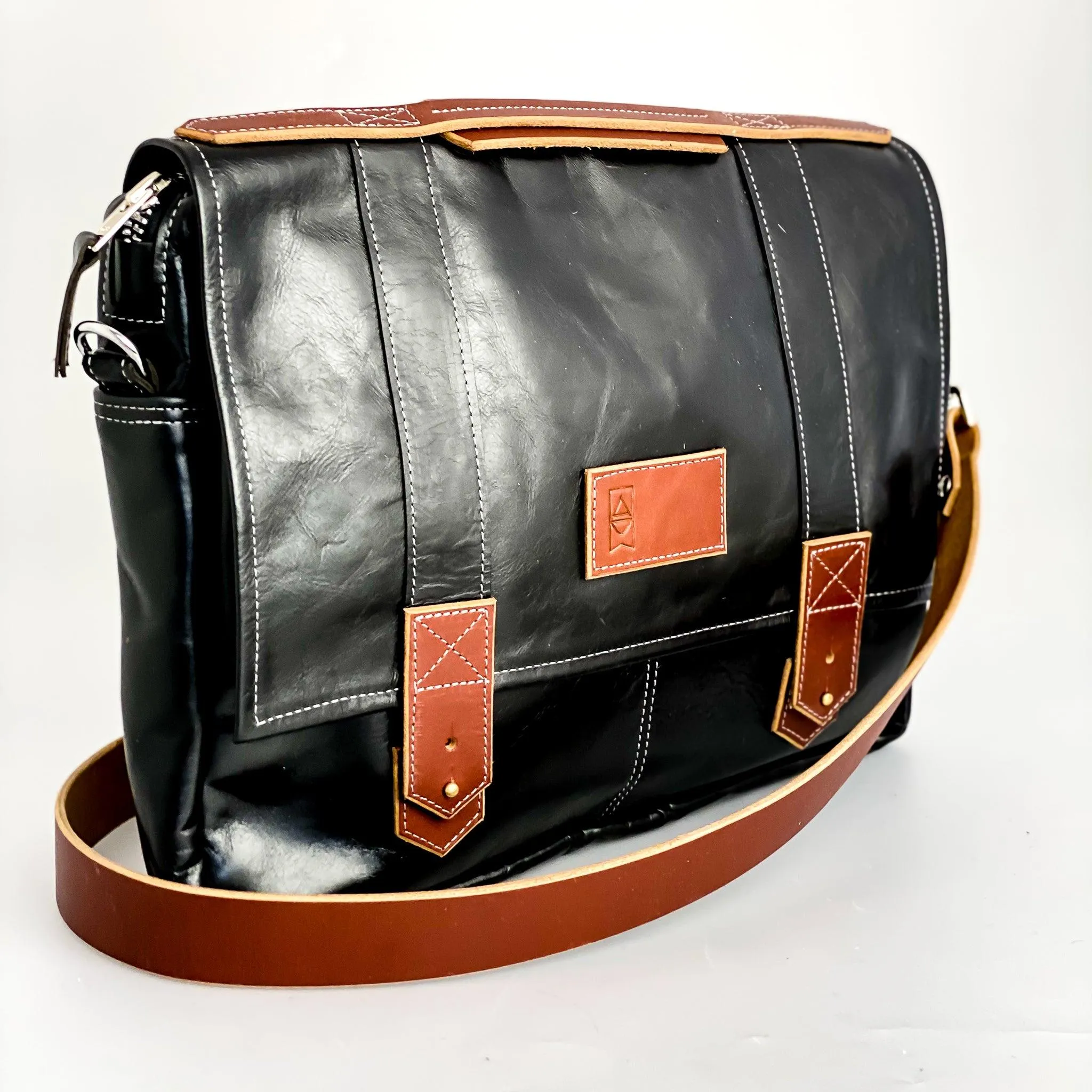 Custom Collection | Tyler Brief Messenger Bag