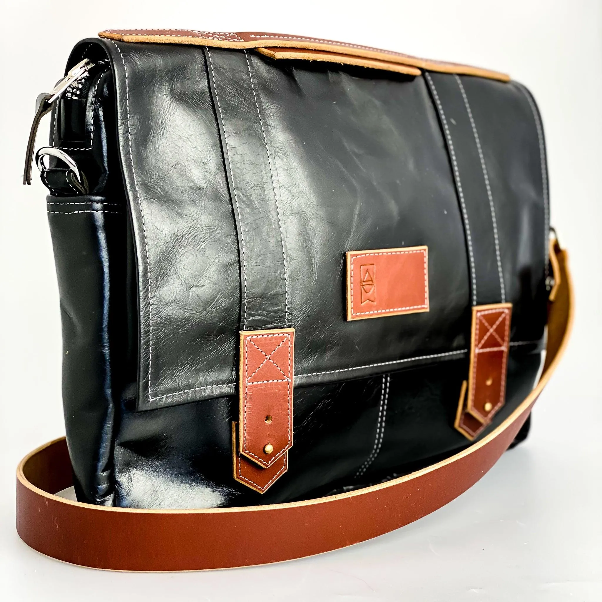 Custom Collection | Tyler Brief Messenger Bag