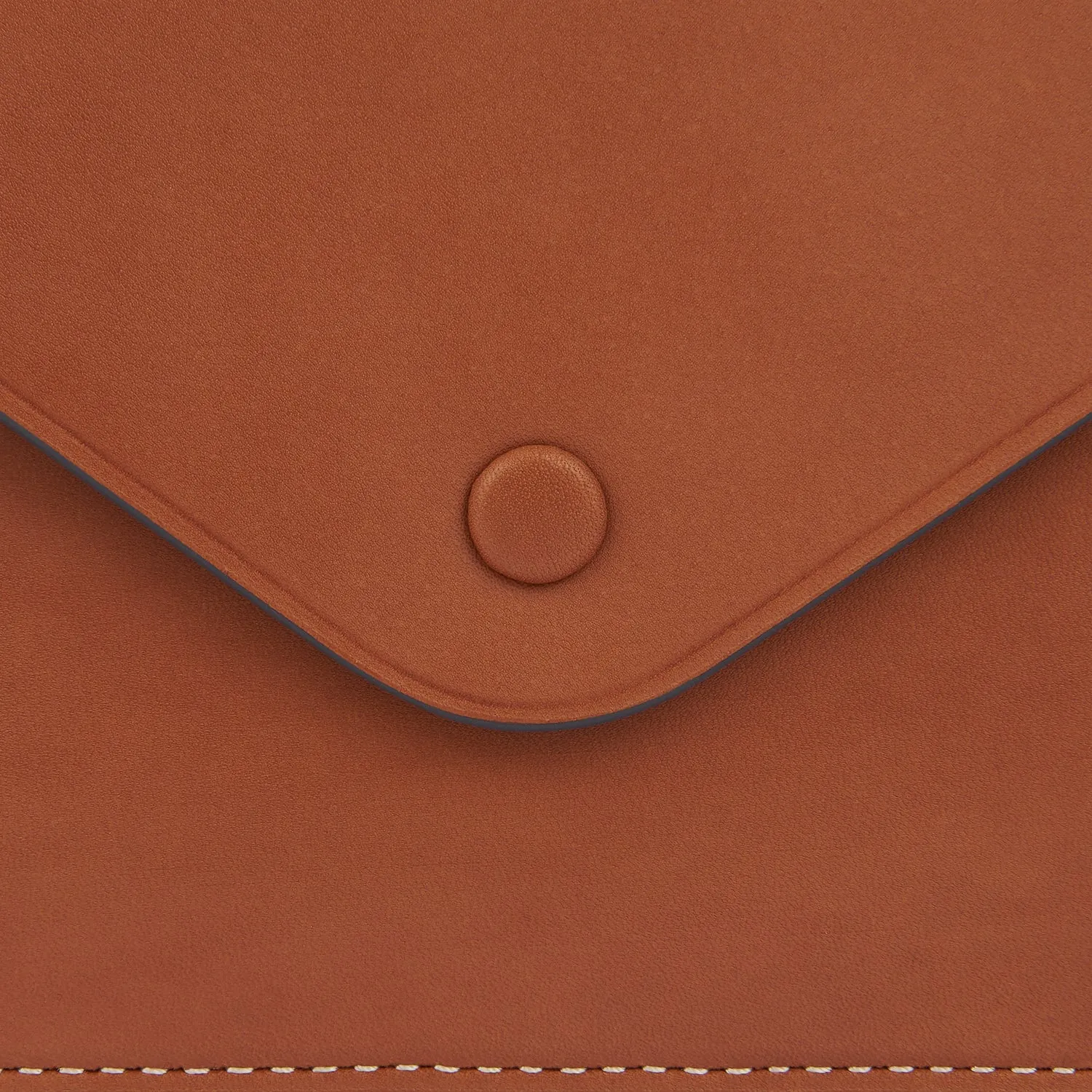 Envelope Passport Holder in Tan Butter