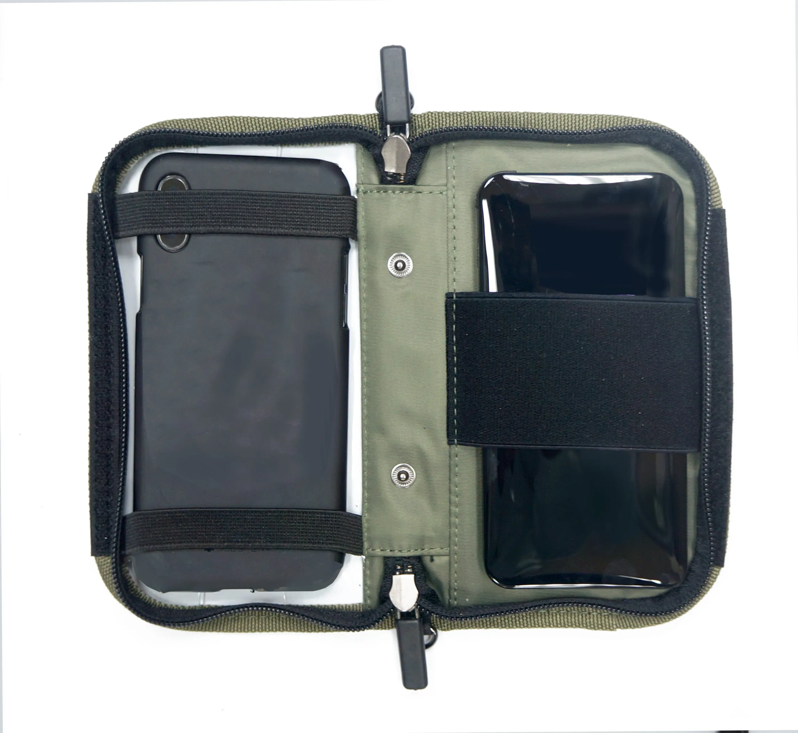 <A 000a001z6> Fungolia Smartphone Charging Pouch  (Green)