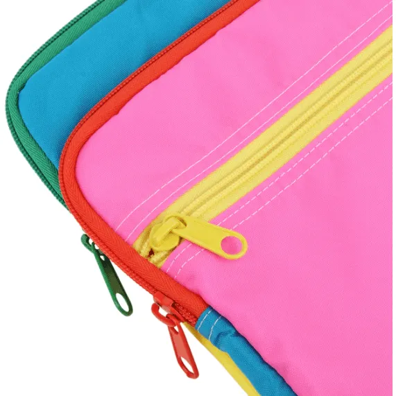 "Bubble Gummy" 15/16" Laptop Case