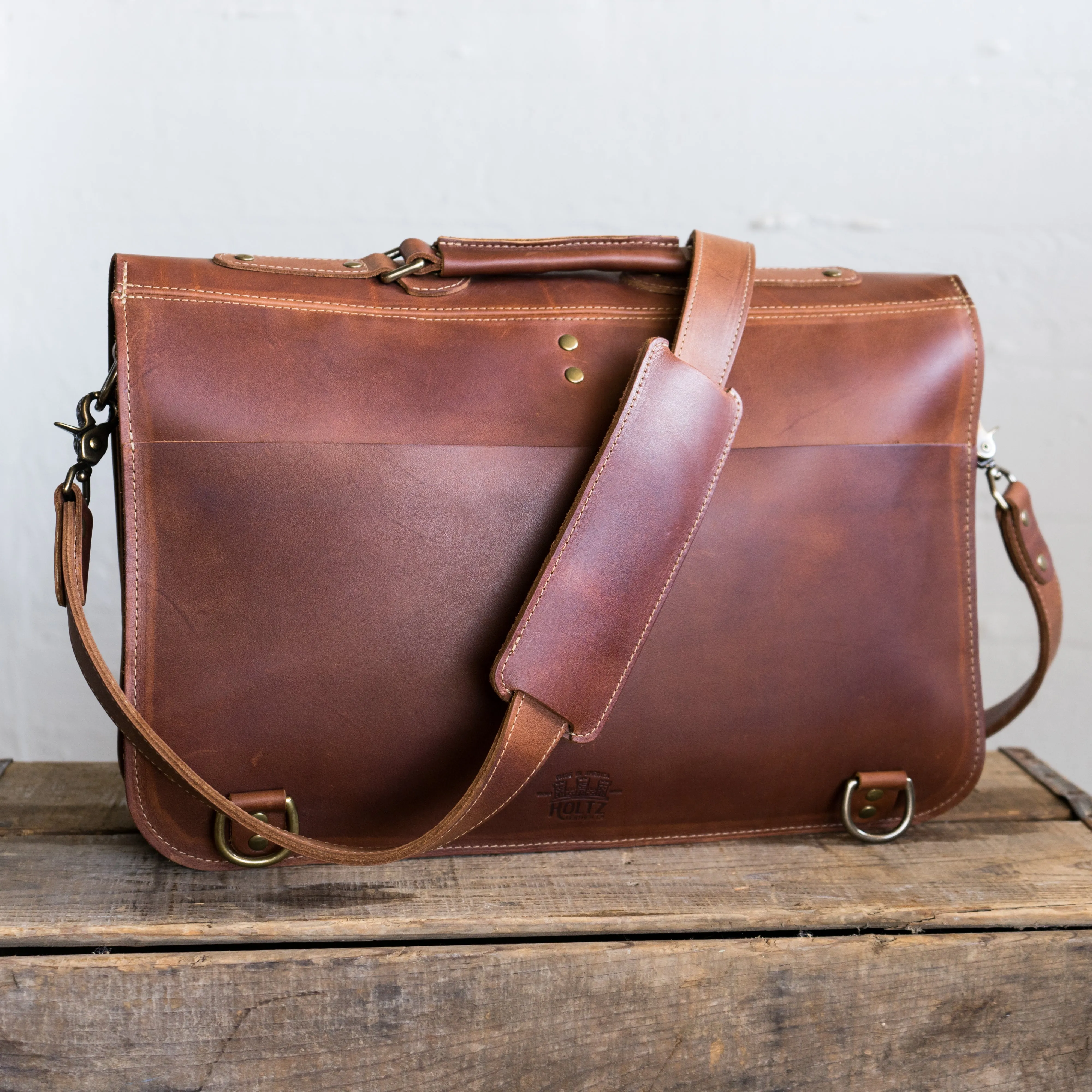 The No. 1860 EXPRESS - Fine Leather Messenger Bag & Mens Briefcase