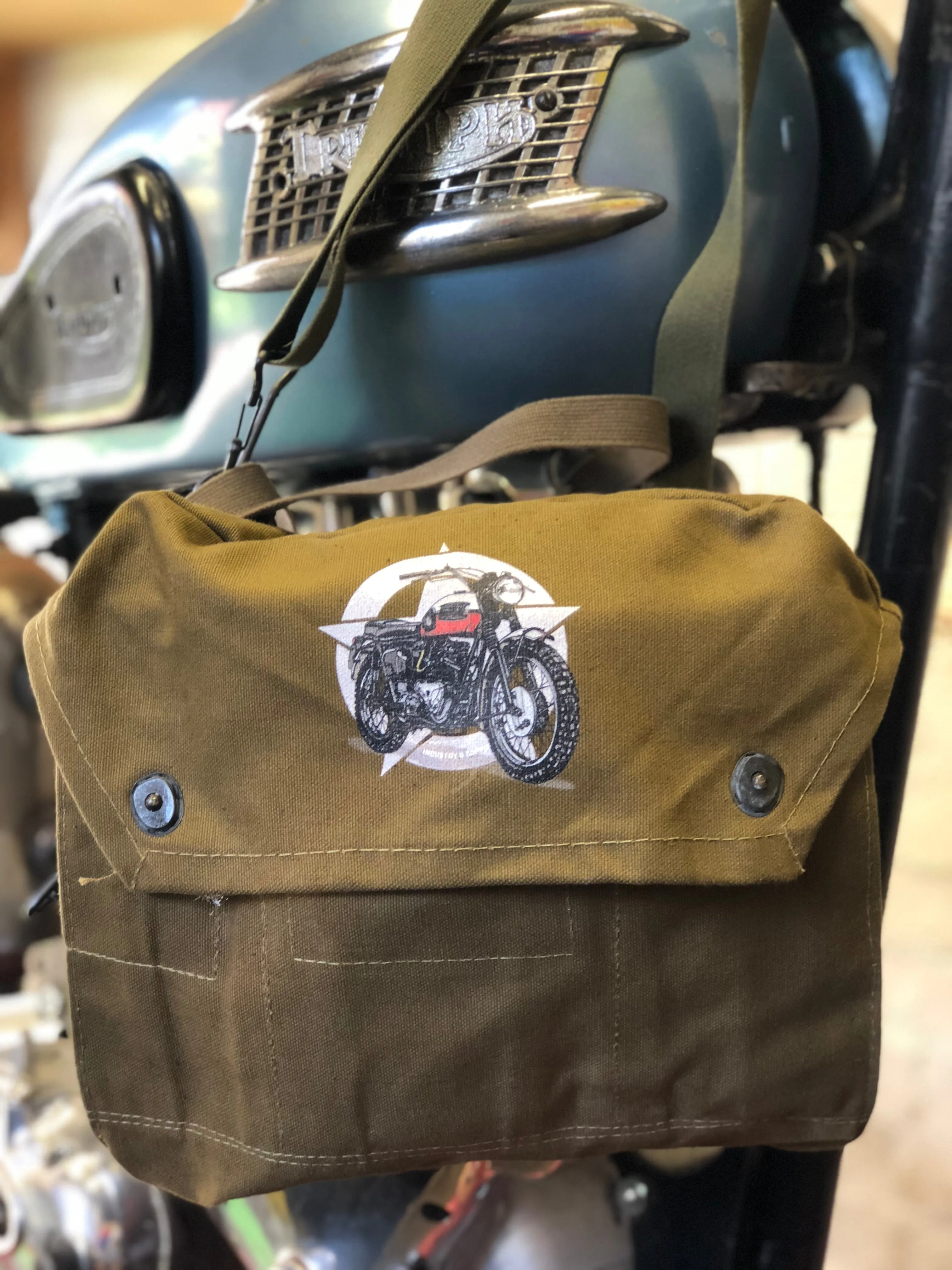 TRIUMPH BONNEVILLE ARMY SURPLUS MESSENGER BAG